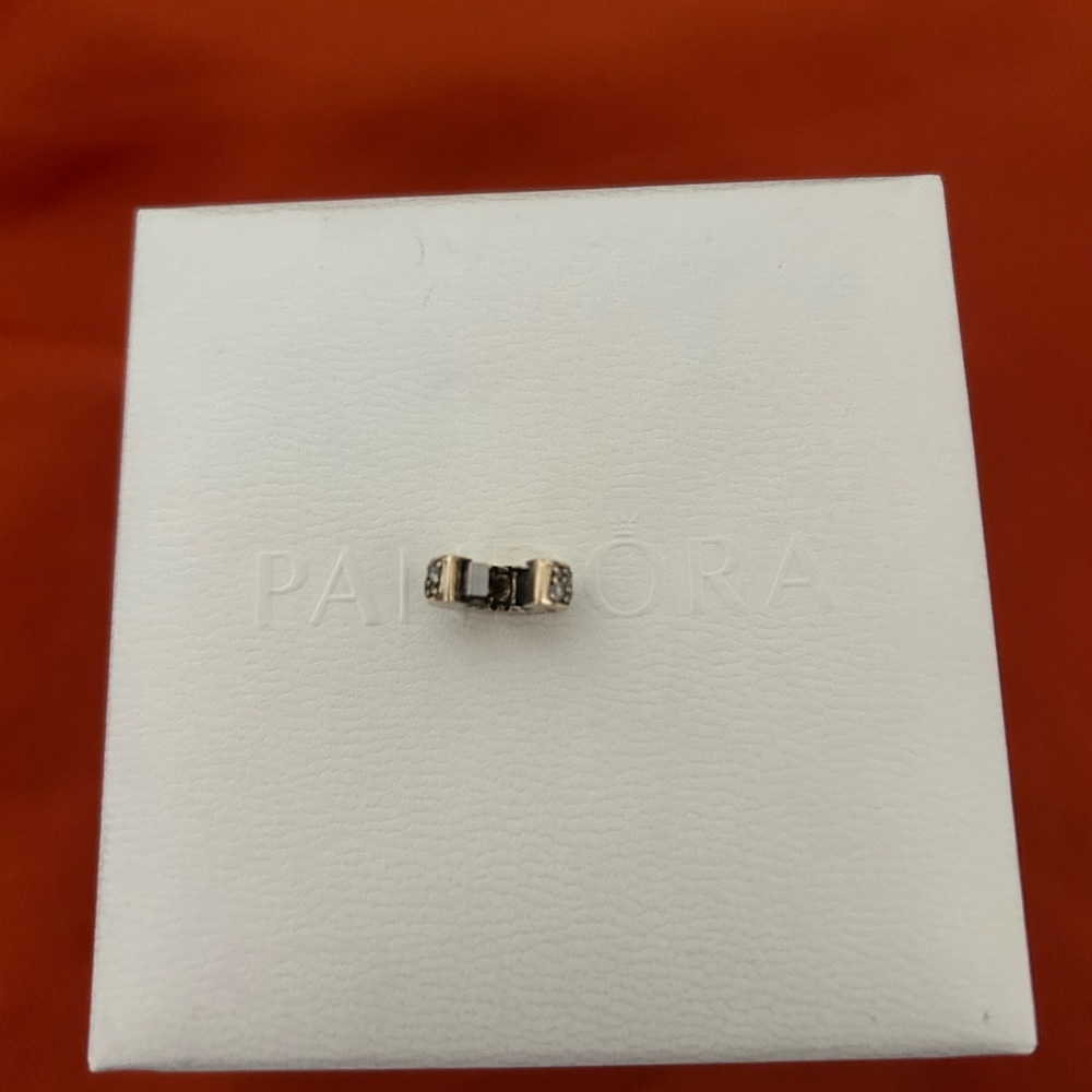 Pandora 14k gold clip